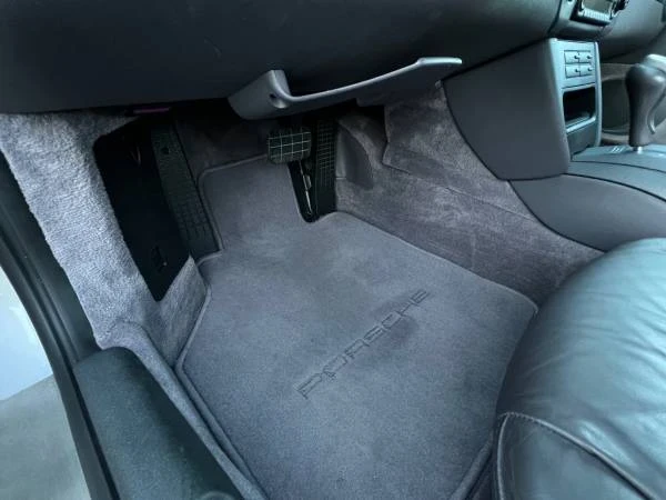 1999 Porsche 996 Carrera - Image 17 of 21