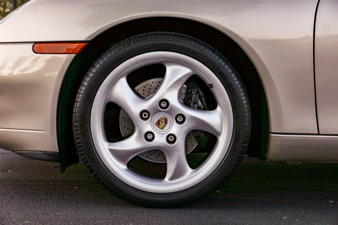 1999 Porsche 996 Carrera - Image 19 of 31