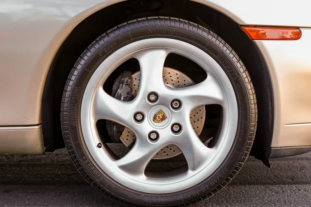 1999 Porsche 996 Carrera - Image 22 of 31