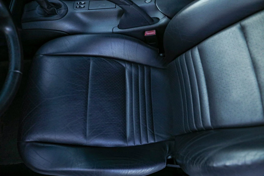 1999 Porsche 996 Carrera - Image 28 of 31