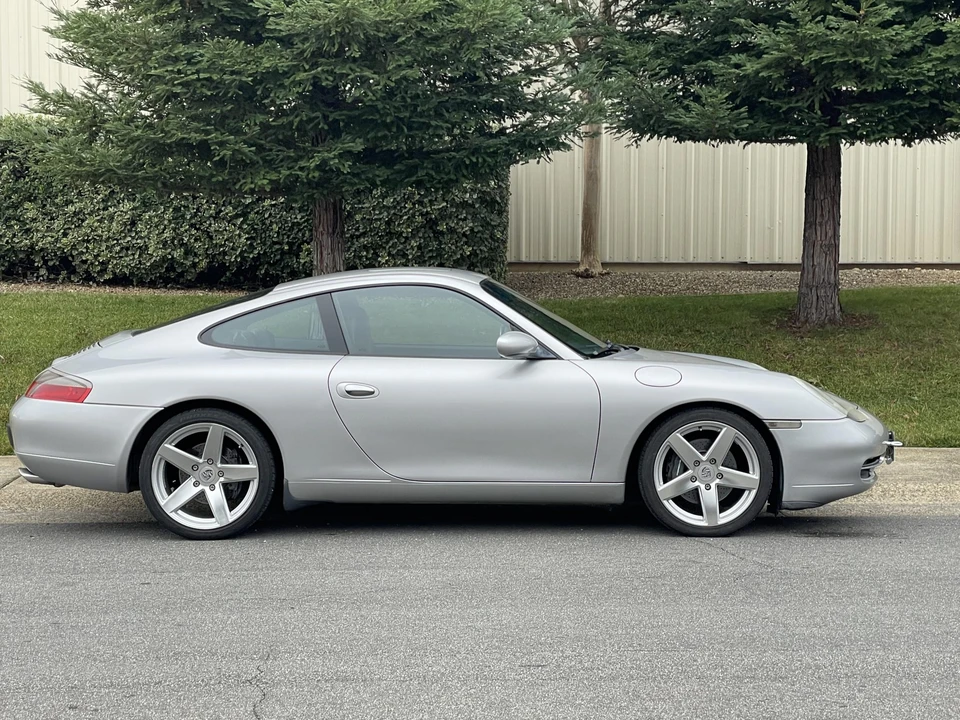 1999 Porsche 996 Carrera - Image 9 of 31