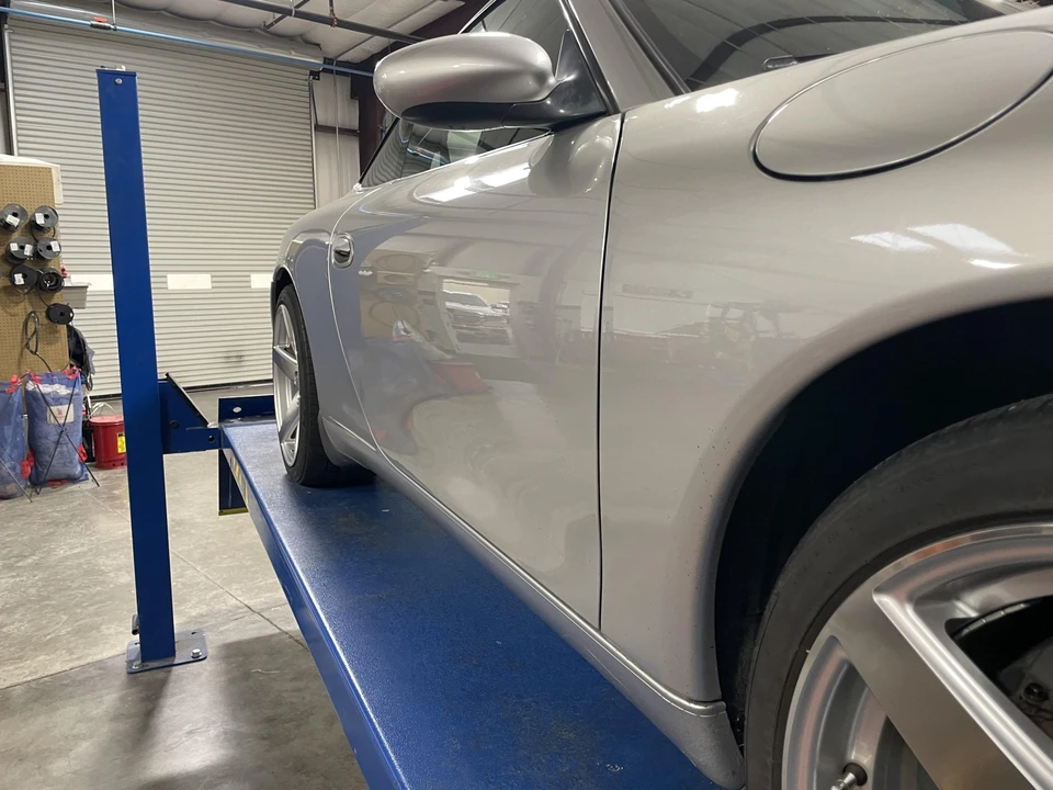 1999 Porsche 996 Carrera - Image 24 of 31