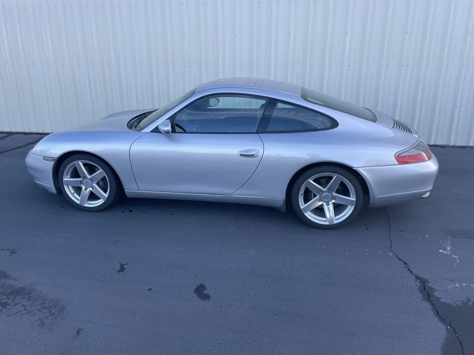 1999 Porsche 996 Carrera - Image 14 of 31