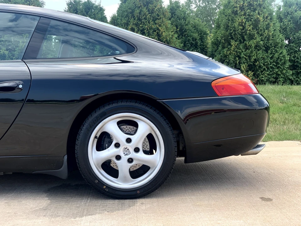 1999 Porsche 996 Carrera - Image 16 of 31