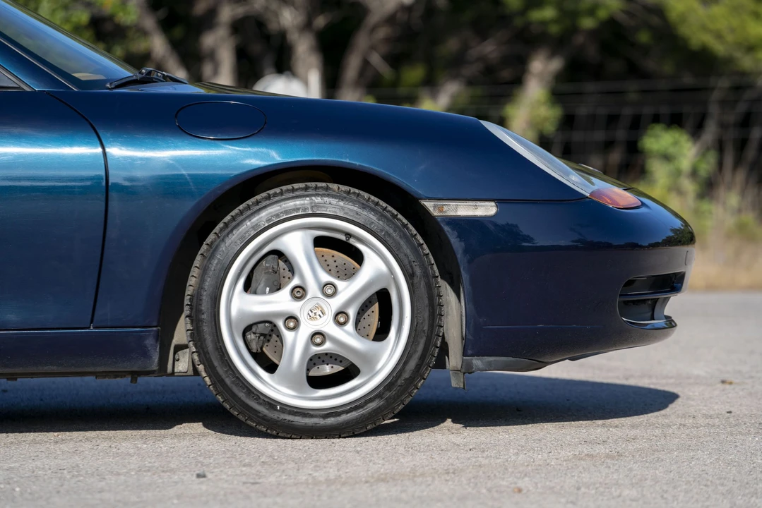 1999 Porsche 996 Carrera - Image 27 of 31