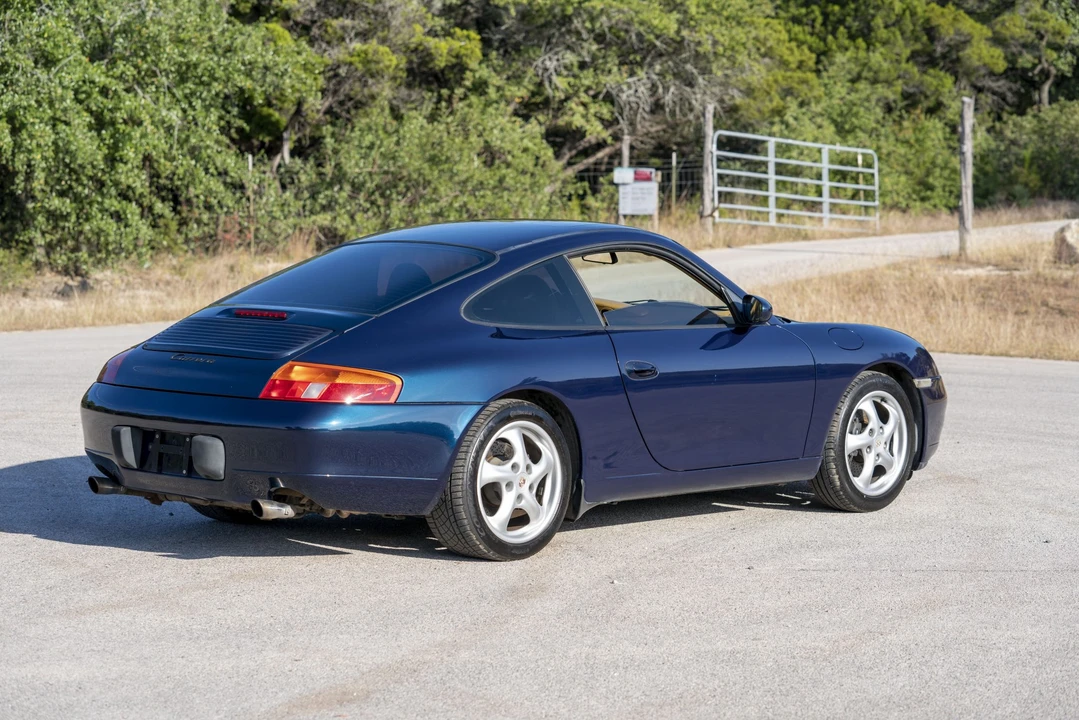 1999 Porsche 996 Carrera - Image 13 of 31