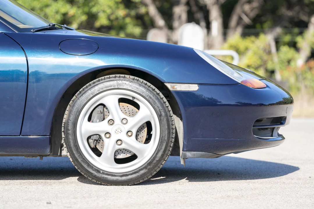 1999 Porsche 996 Carrera - Image 28 of 31
