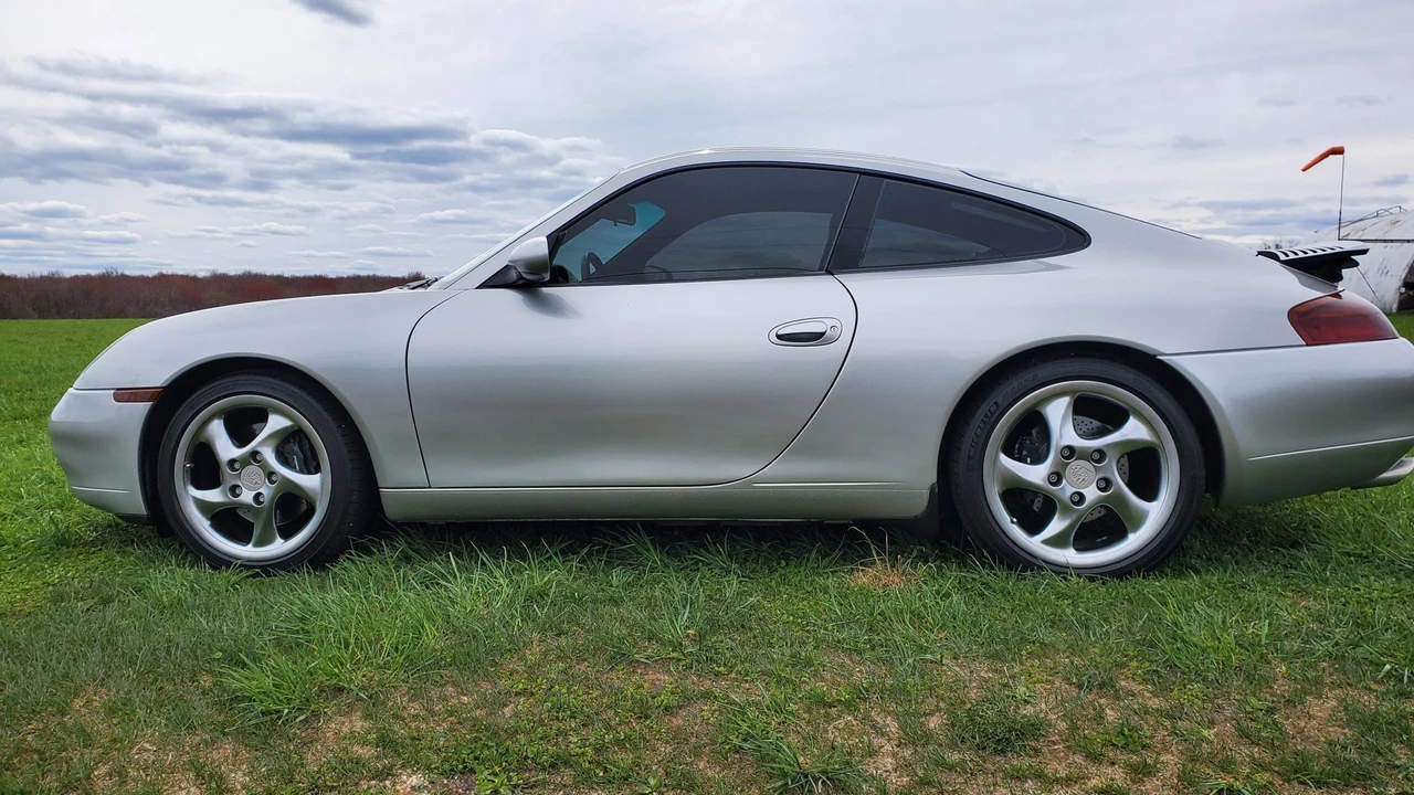 1999 Porsche 996 Carrera - Image 10 of 31