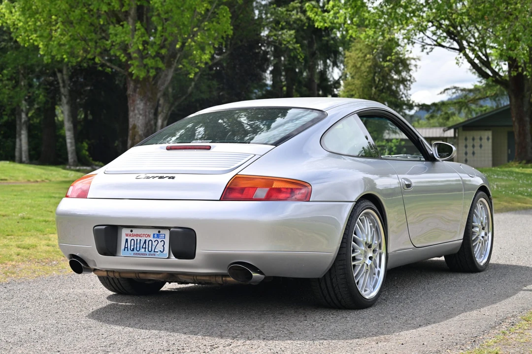 1999 Porsche 996 Carrera - Image 10 of 31