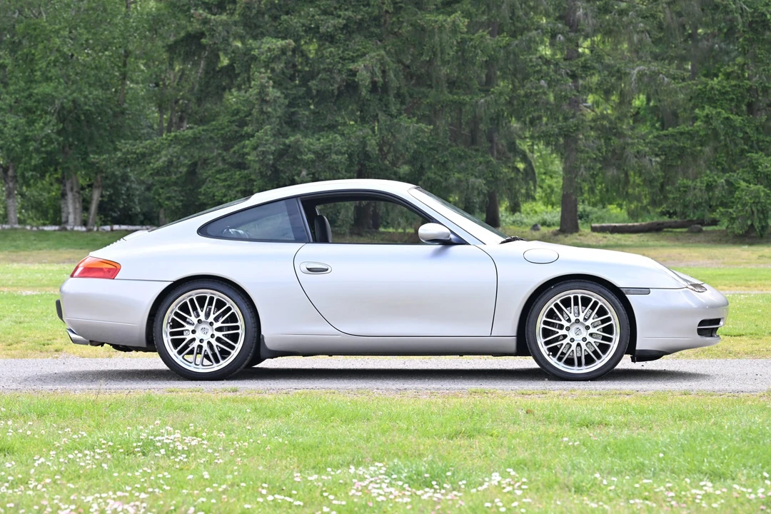 1999 Porsche 996 Carrera - Image 9 of 31