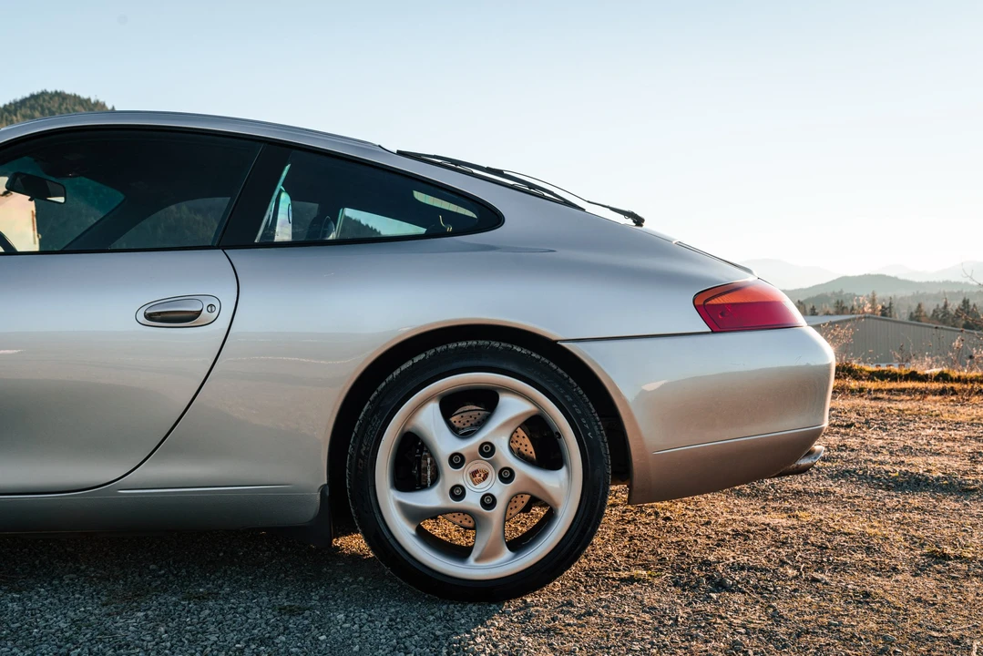 1999 Porsche 996 Carrera - Image 18 of 31