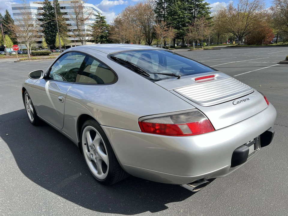 1999 Porsche 996 Carrera - Image 10 of 31