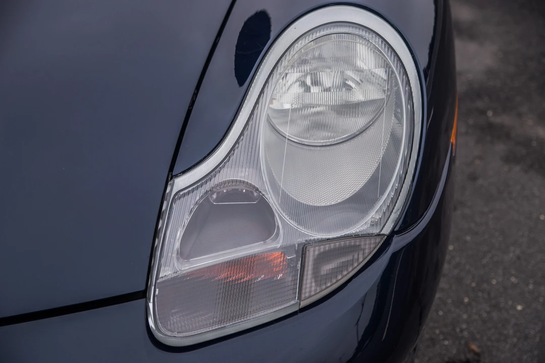 1999 Porsche 996 Carrera - Image 28 of 31