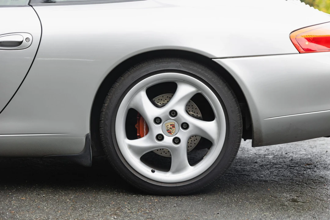 1999 Porsche 996 Carrera - Image 26 of 31