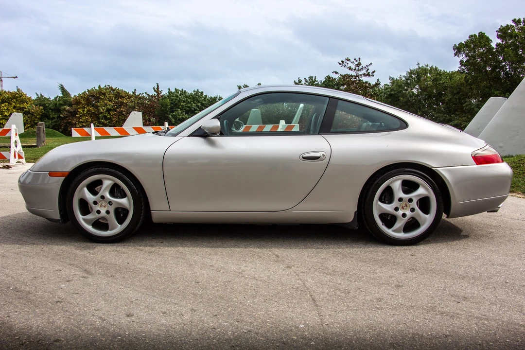 1999 Porsche 996 Carrera - Image 16 of 31