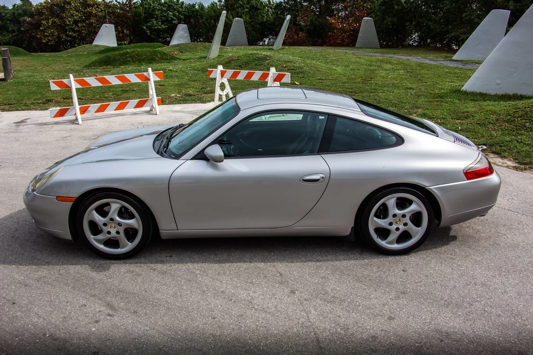 1999 Porsche 996 Carrera - Image 19 of 31