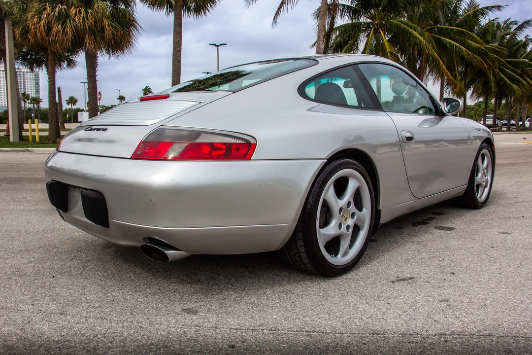 1999 Porsche 996 Carrera - Image 12 of 31