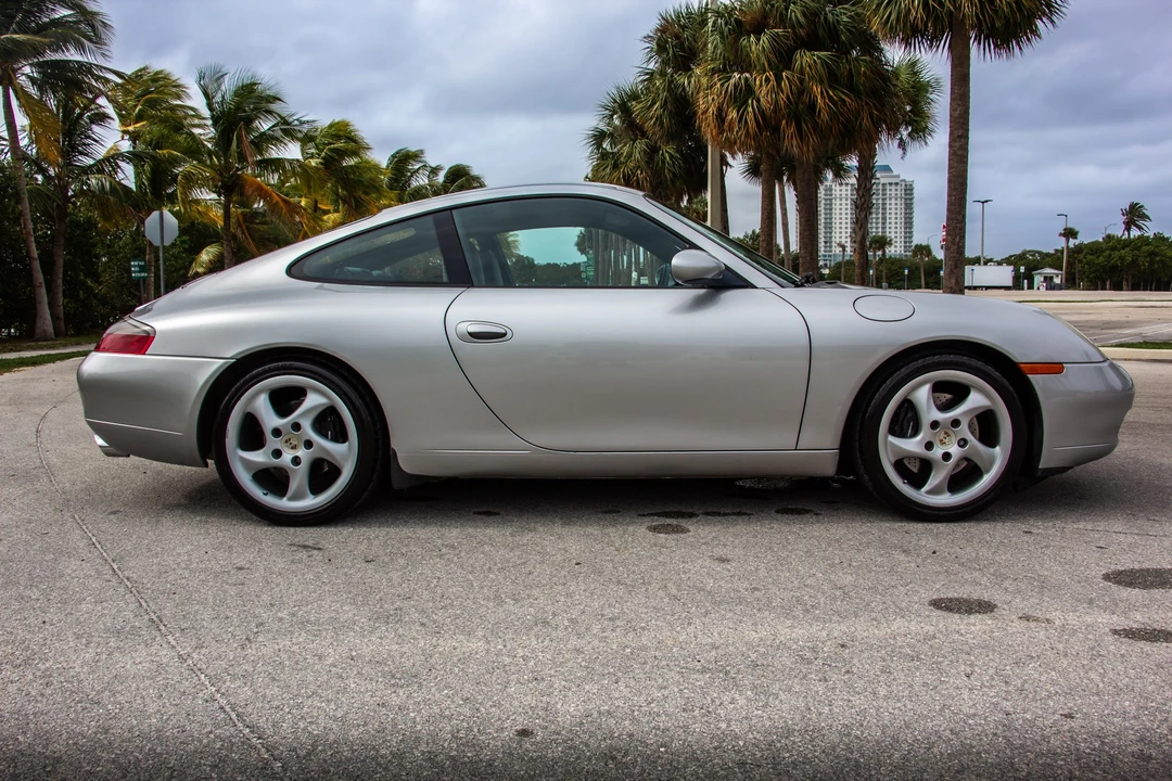 1999 Porsche 996 Carrera - Image 11 of 31