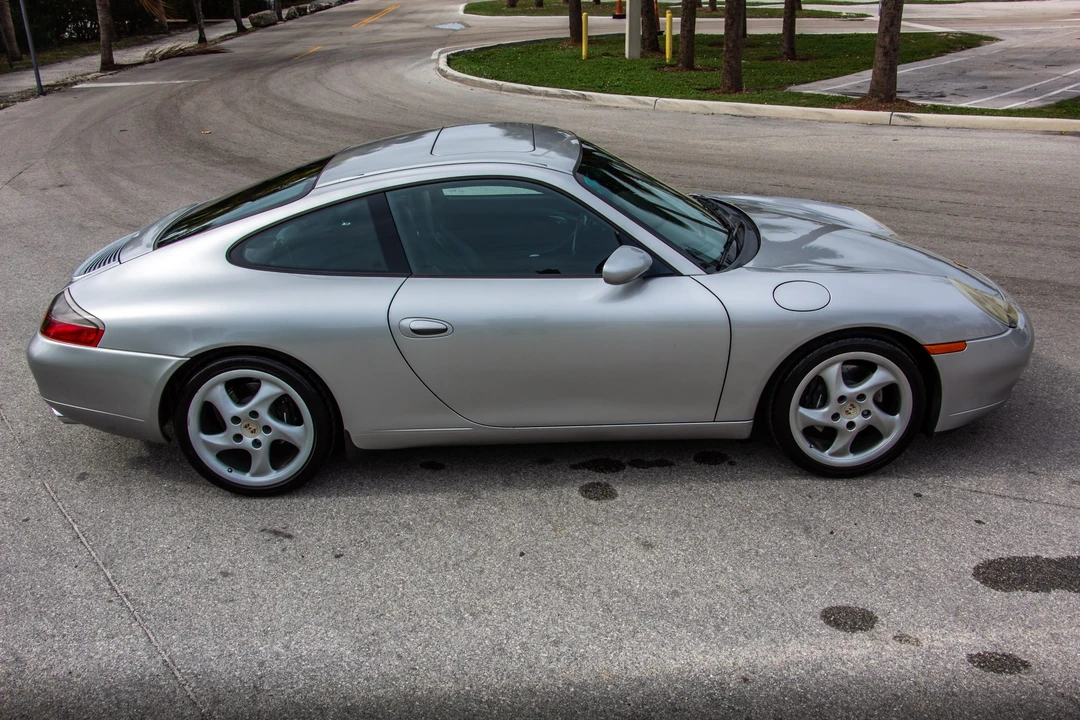 1999 Porsche 996 Carrera - Image 10 of 31