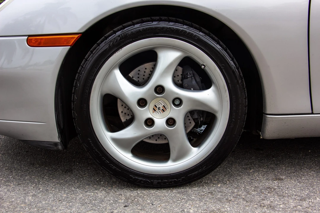 1999 Porsche 996 Carrera - Image 28 of 31