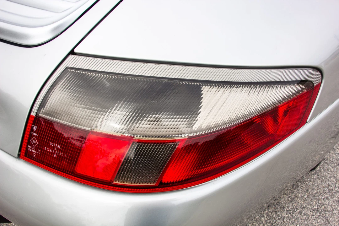 1999 Porsche 996 Carrera - Image 24 of 31