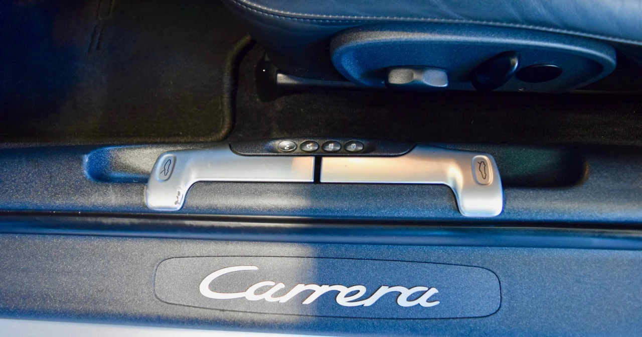 1999 Porsche 996 Carrera - Image 27 of 31