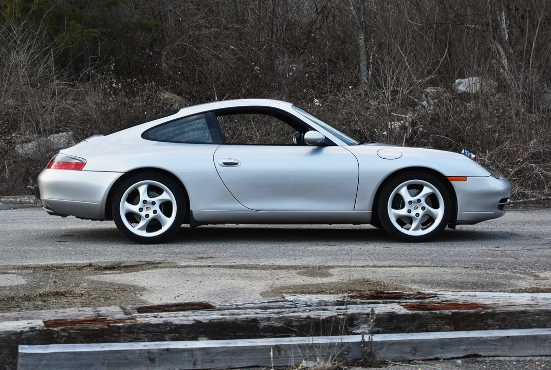 1999 Porsche 996 Carrera - Image 27 of 31
