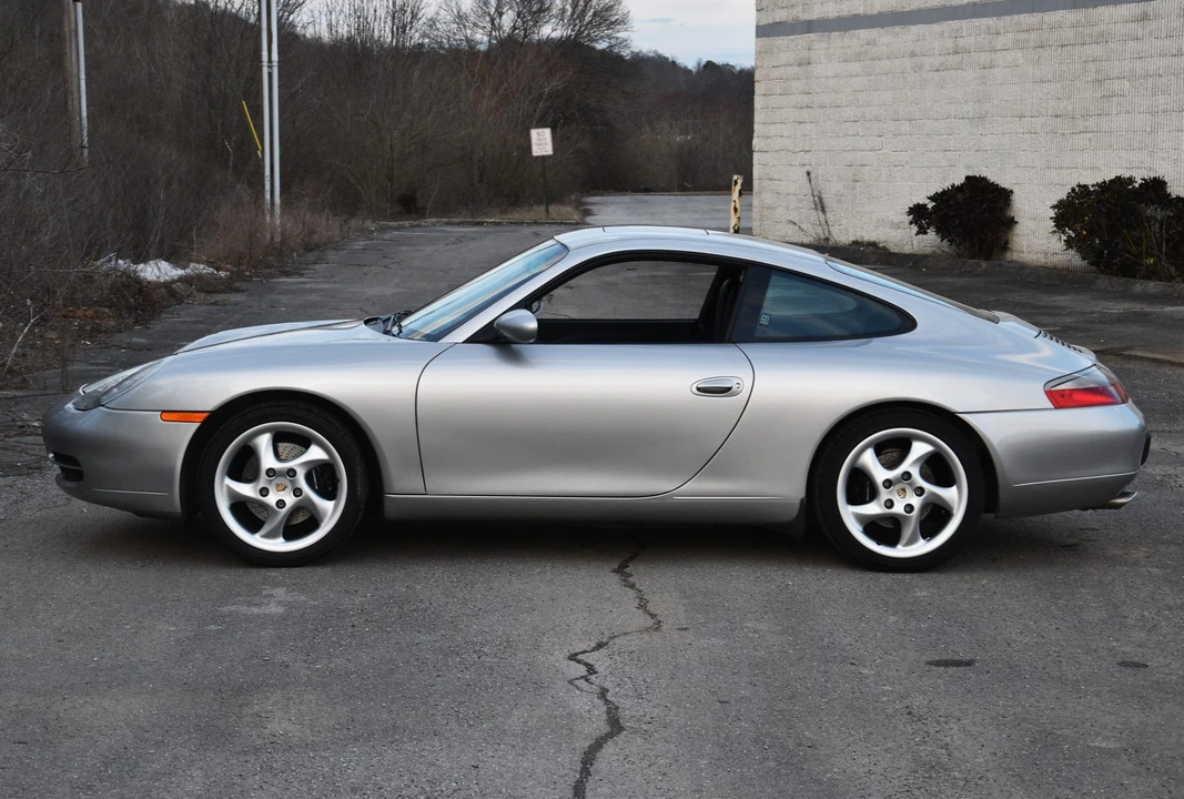 1999 Porsche 996 Carrera - Image 10 of 31