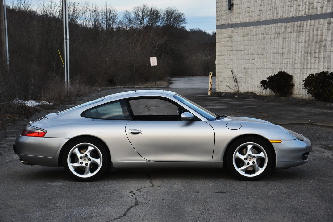 1999 Porsche 996 Carrera - Image 22 of 31