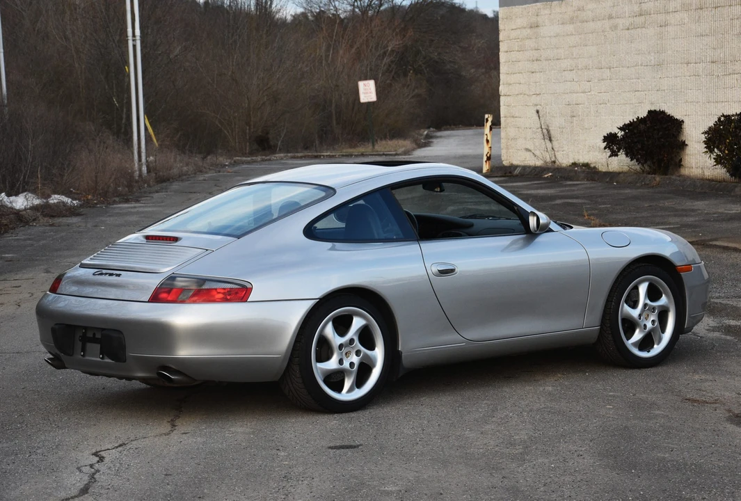 1999 Porsche 996 Carrera - Image 19 of 31