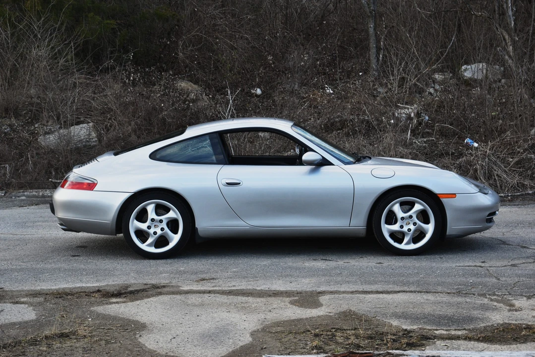1999 Porsche 996 Carrera - Image 25 of 31