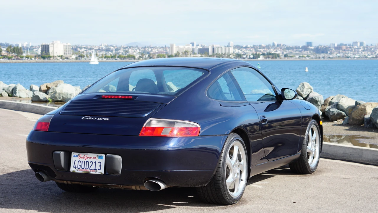 1999 Porsche 996 Carrera - Image 17 of 31