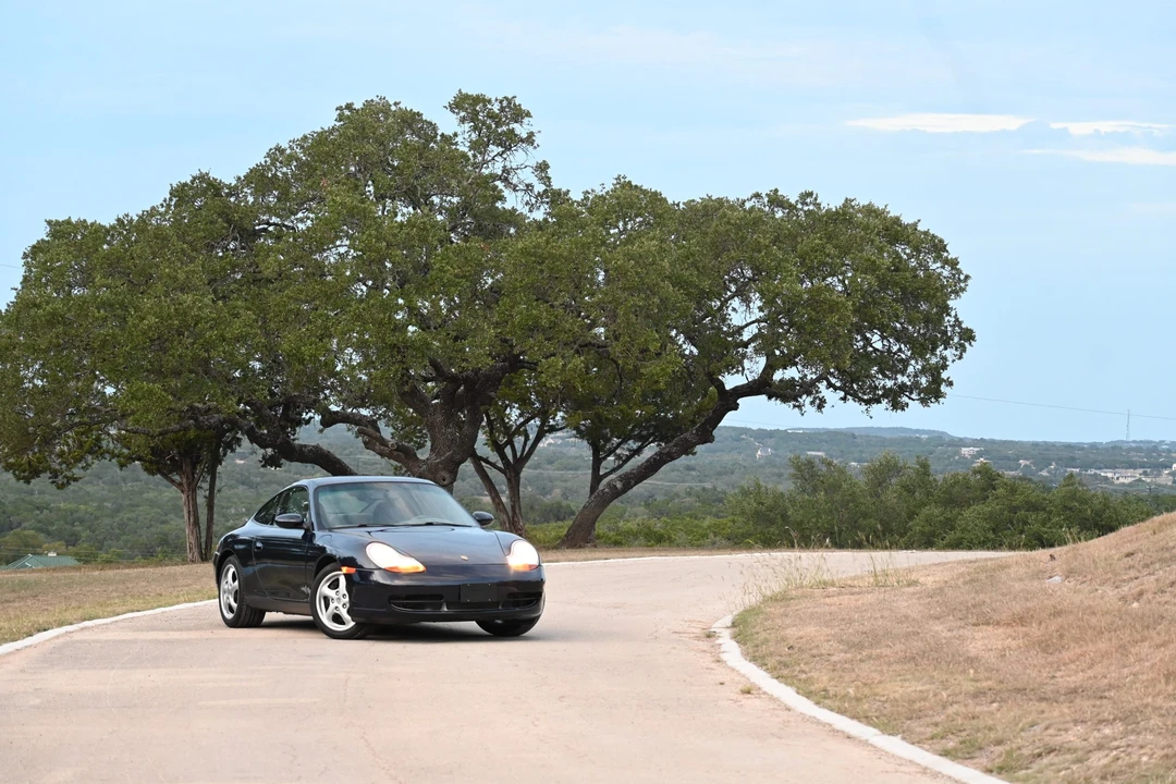 1999 Porsche 996 Carrera - Image 11 of 31