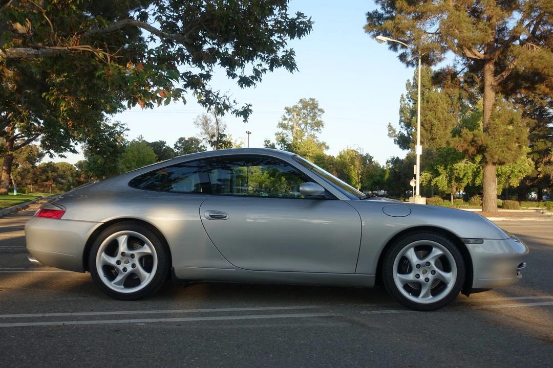 1999 Porsche 996 Carrera - Image 26 of 31