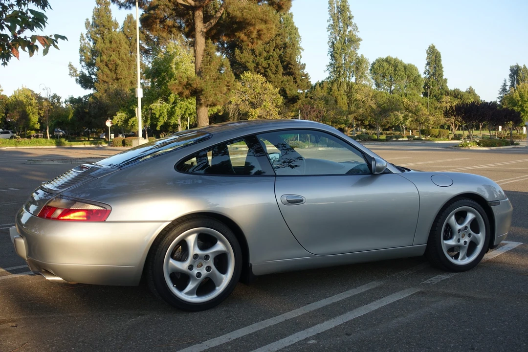 1999 Porsche 996 Carrera - Image 27 of 31
