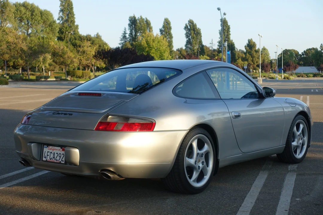 1999 Porsche 996 Carrera - Image 28 of 31