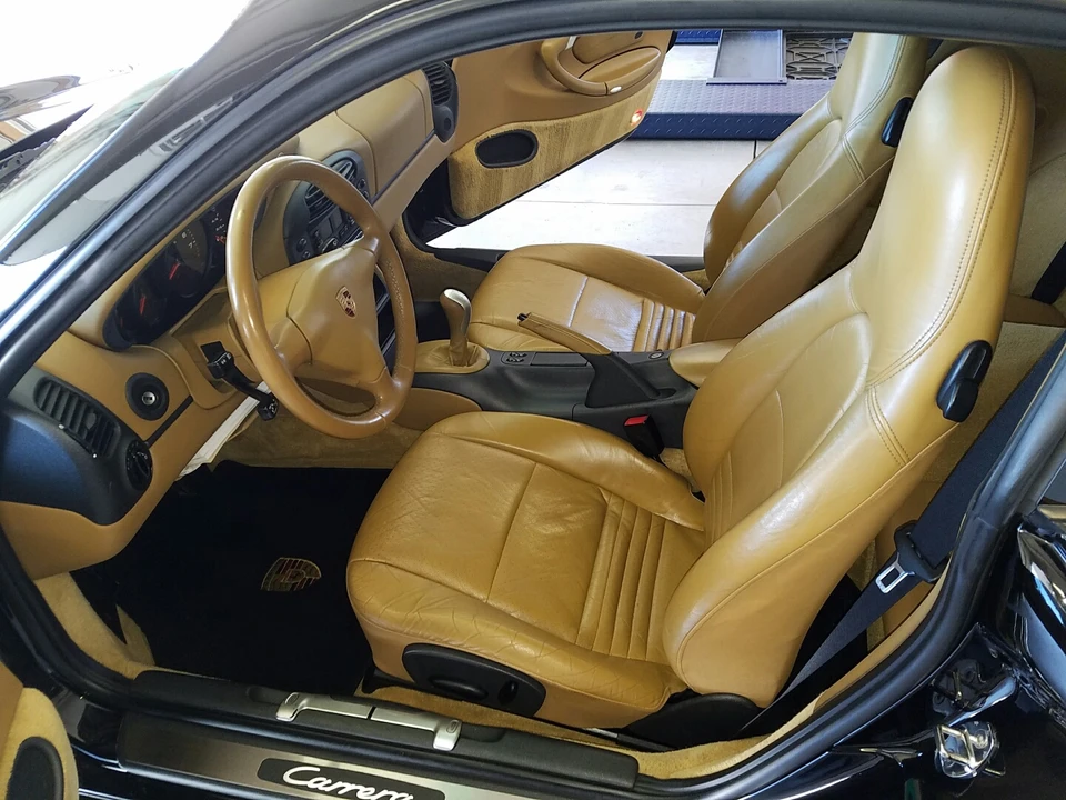 1999 Porsche 996 Carrera - Image 24 of 31