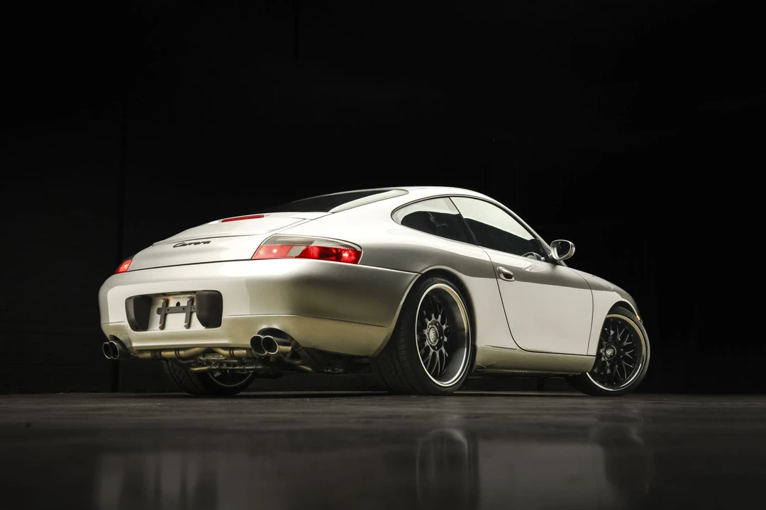 1999 Porsche 996 Carrera - Image 15 of 31