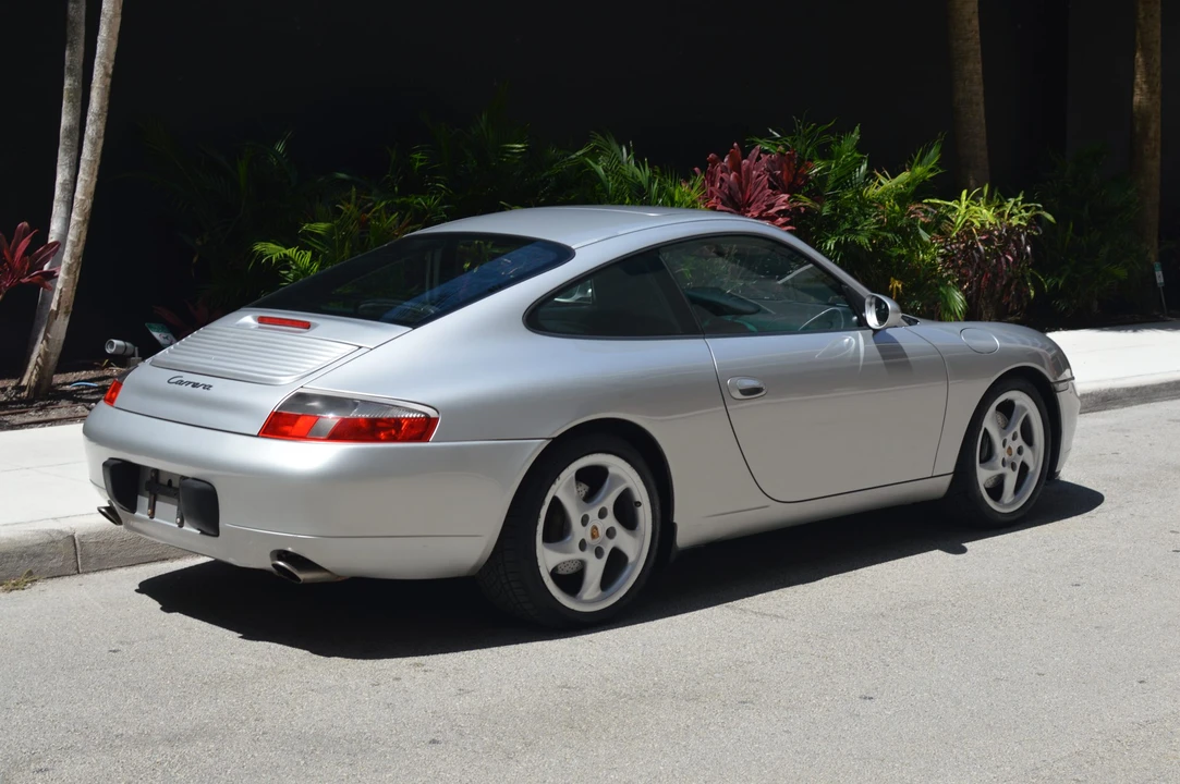 1999 Porsche 996 Carrera - Image 16 of 31