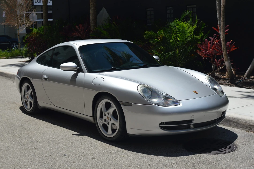 1999 Porsche 996 Carrera - Image 25 of 31