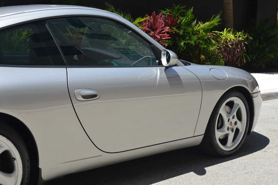 1999 Porsche 996 Carrera - Image 28 of 31