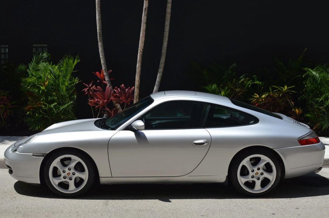 1999 Porsche 996 Carrera - Image 9 of 31