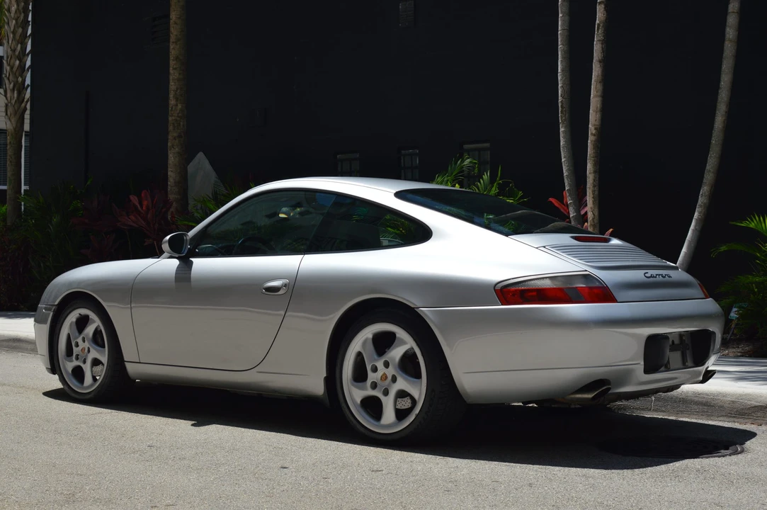 1999 Porsche 996 Carrera - Image 12 of 31