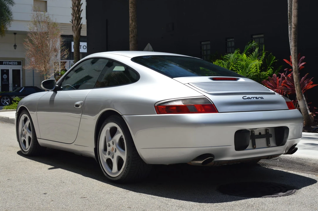 1999 Porsche 996 Carrera - Image 13 of 31