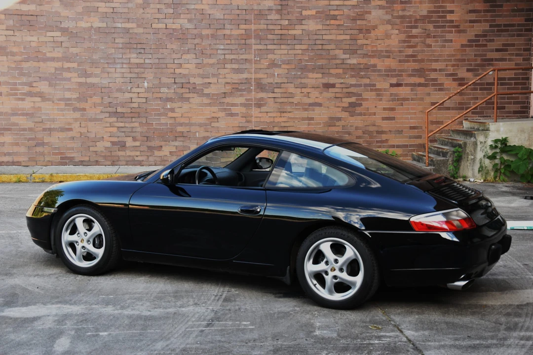 1999 Porsche 996 Carrera - Image 16 of 31