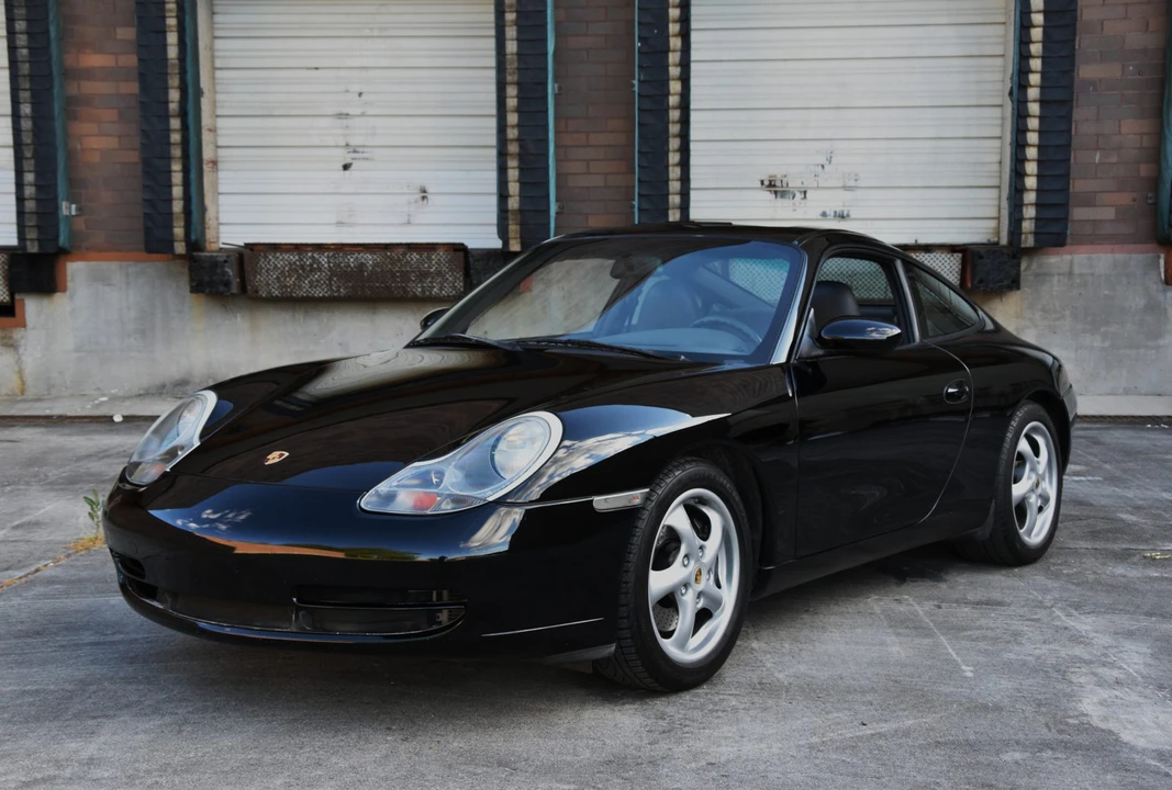 1999 Porsche 996 Carrera - Image 10 of 31