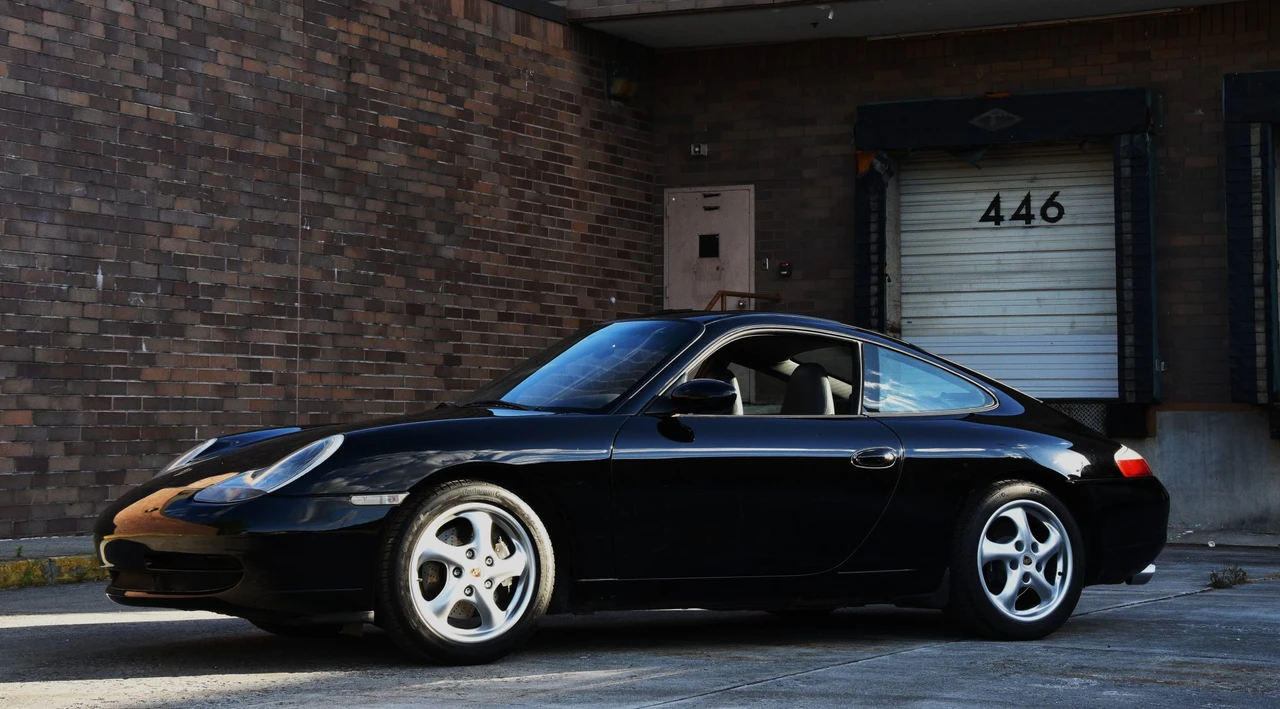 1999 Porsche 996 Carrera - Image 13 of 31