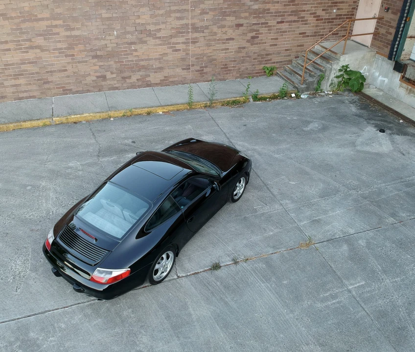 1999 Porsche 996 Carrera - Image 24 of 31
