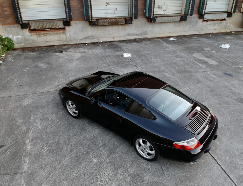1999 Porsche 996 Carrera - Image 18 of 31
