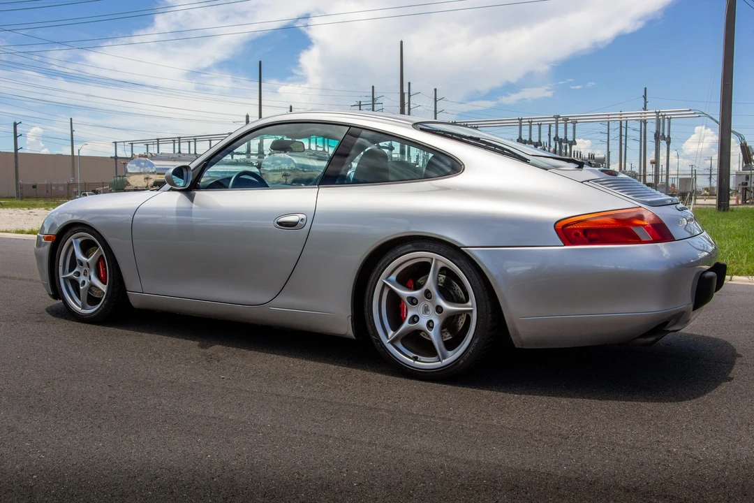 1999 Porsche 996 Carrera - Image 26 of 31